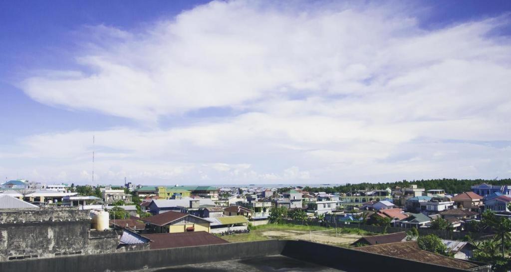 Hotel D' CaLia Tarakan Bagian luar foto